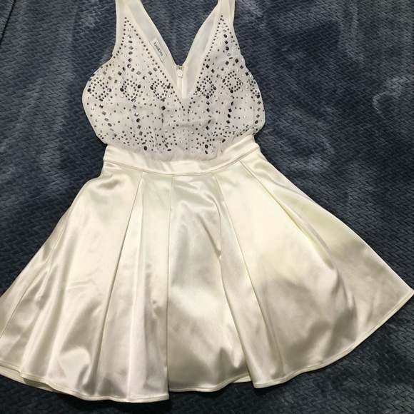 Dress - Picture 1 of 4